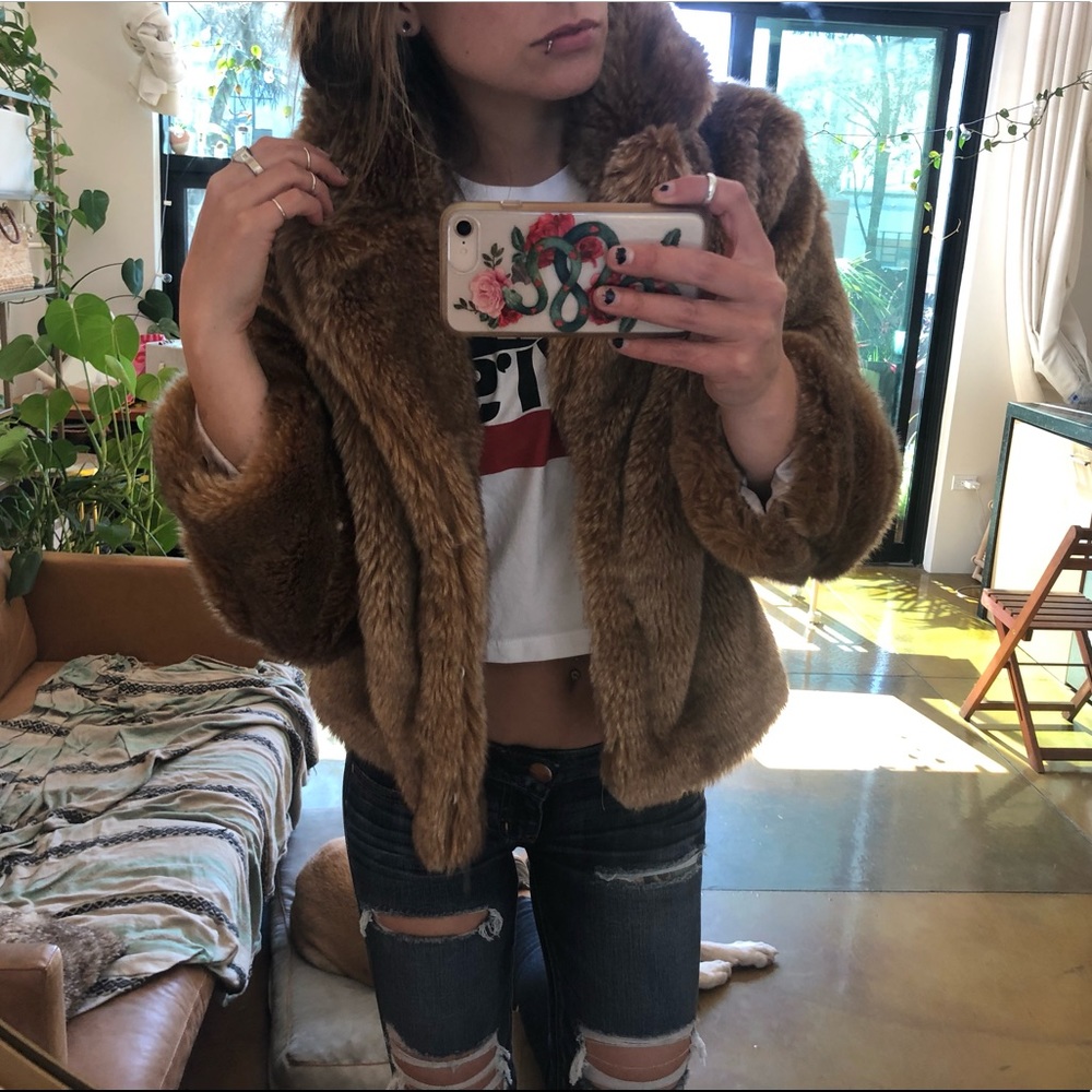 Faux Fur cropped jacket ✨